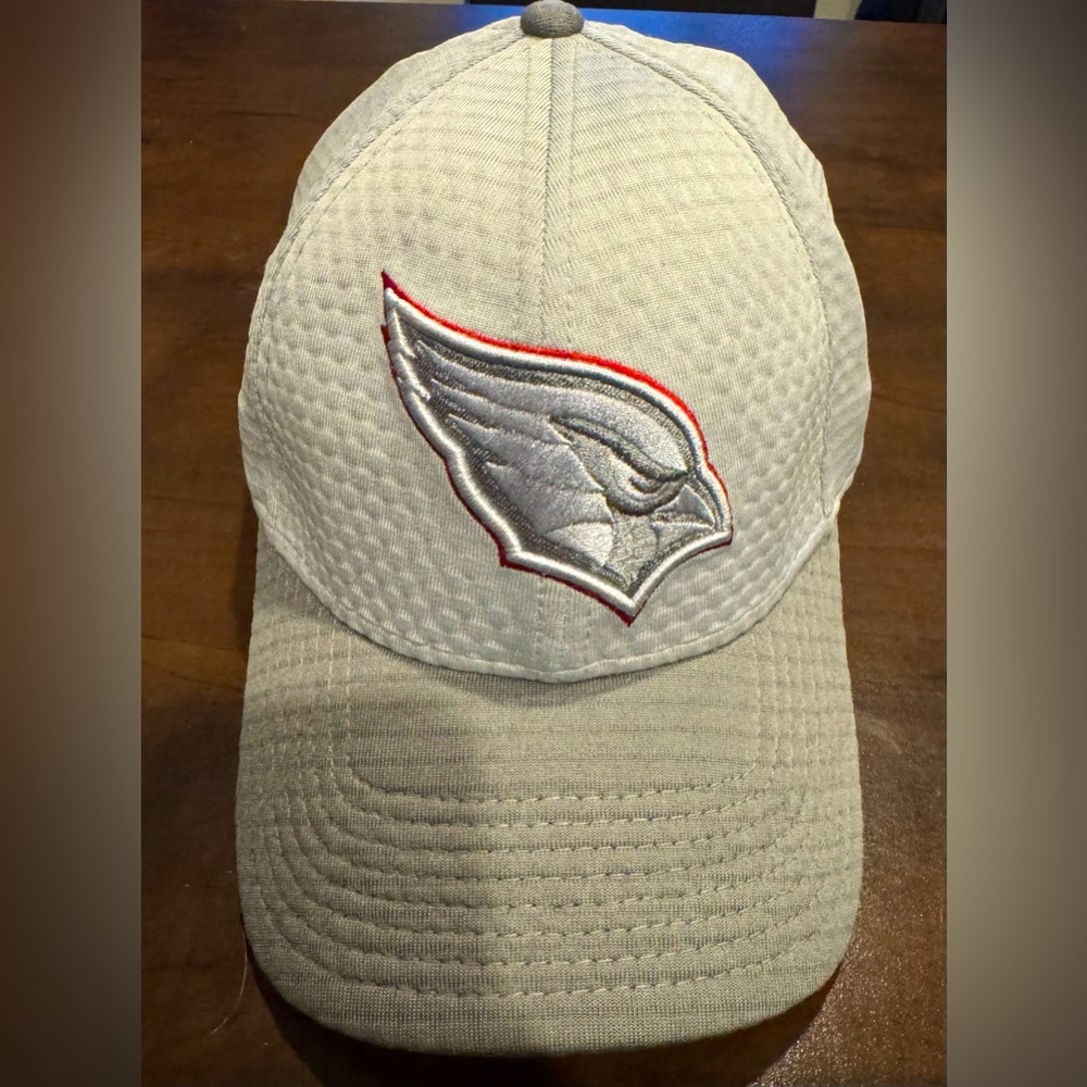 New Era 39Thirty Arizona Cardinals Gray Cap with Embroidered Logo
